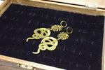 Cargar imagen en el visor de la galería, Serpent&#39;s Song - Brass Earrings - We Love Brass
