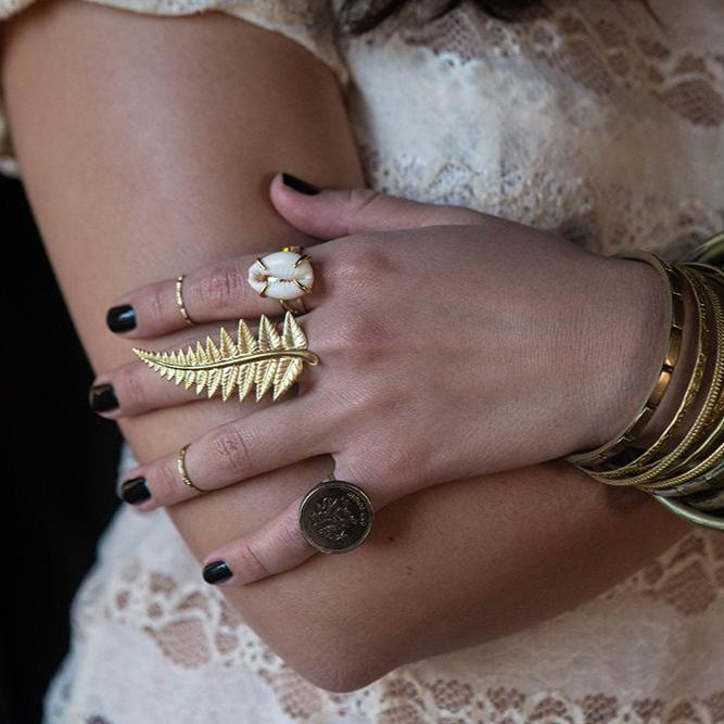 Claws Out Cowrie Shell Ring - Golden Treasure Box