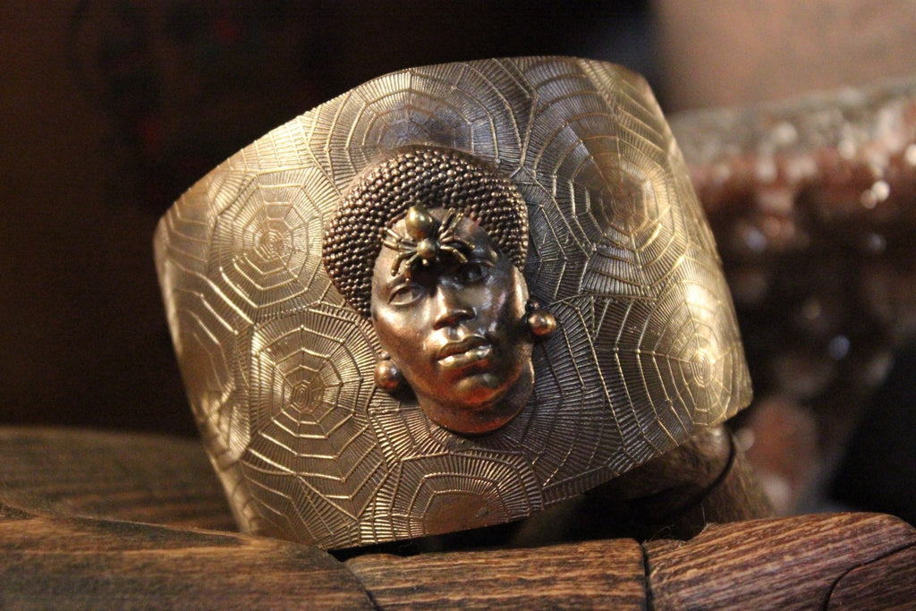 Teia Handmade Brass Cuff - Golden Treasure Box